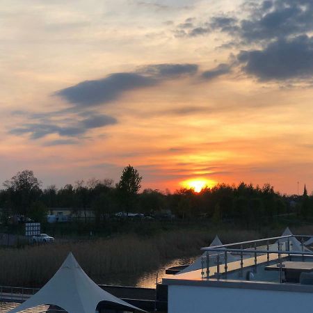 Hotel Hausboot Harmonie Bitterfeld-Wolfen Exterior foto
