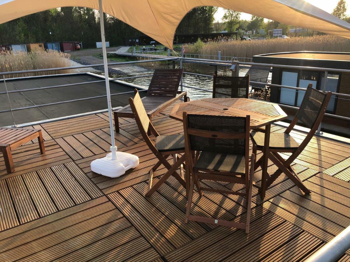 Hotel Hausboot Harmonie Bitterfeld-Wolfen Exterior foto